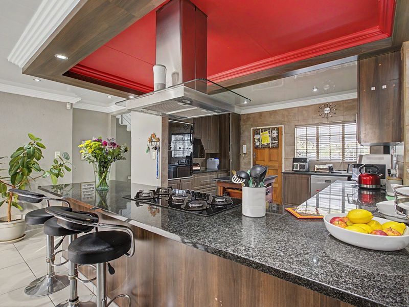 Entertainer’s Dream in Sunward Park! - Photo 8
