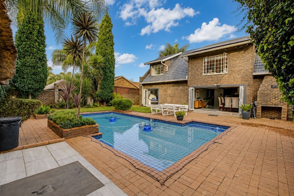 Entertainer’s Dream in Sunward Park! - Photo 2