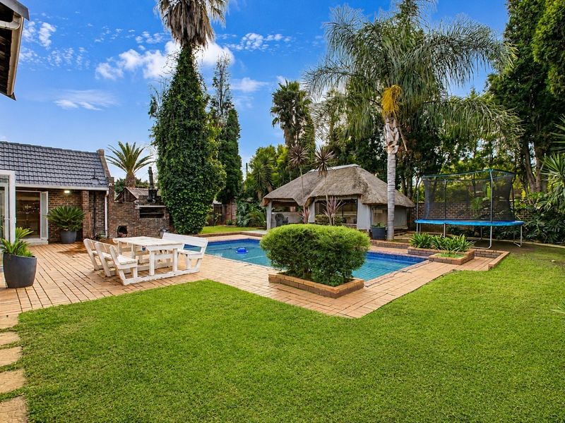 Entertainer’s Dream in Sunward Park! - Photo 4