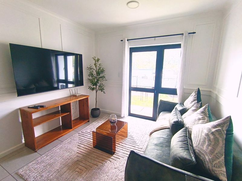 Fully Furnished 2-Bedroom Apartment To Rent at The Woods, Waterfall - Photo 6