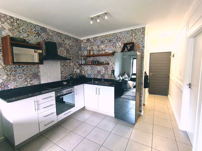 Fully Furnished 2-Bedroom Apartment To Rent at The Woods, Waterfall - Photo 2