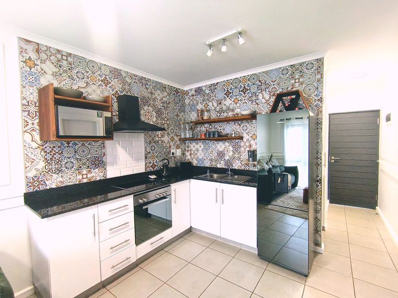 Fully Furnished 2-Bedroom Apartment To Rent at The Woods, Waterfall - Photo 4