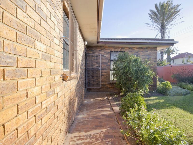 Spacious Family Haven in Flamingo Vlei - Photo 7