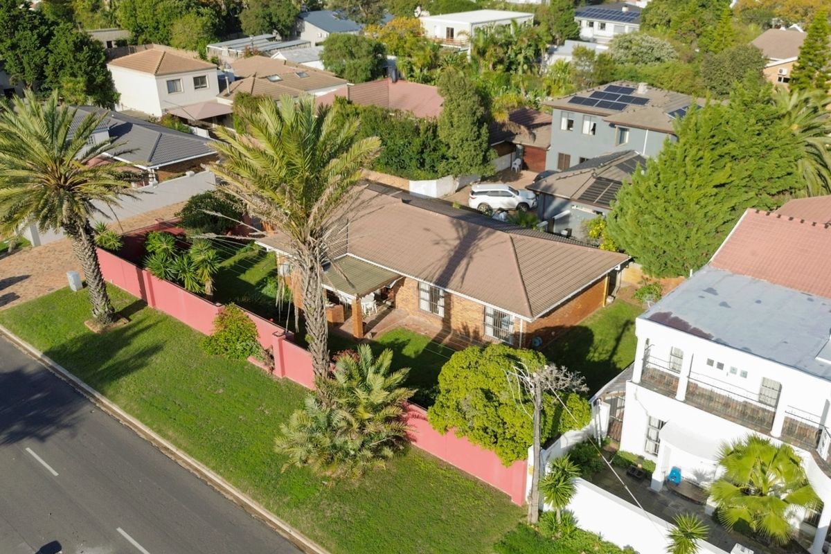 Spacious Family Haven in Flamingo Vlei - Photo 3