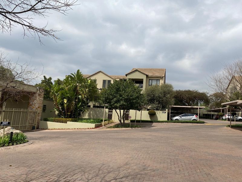 2 bed 2 bath apartment in Bryanston - Photo 1