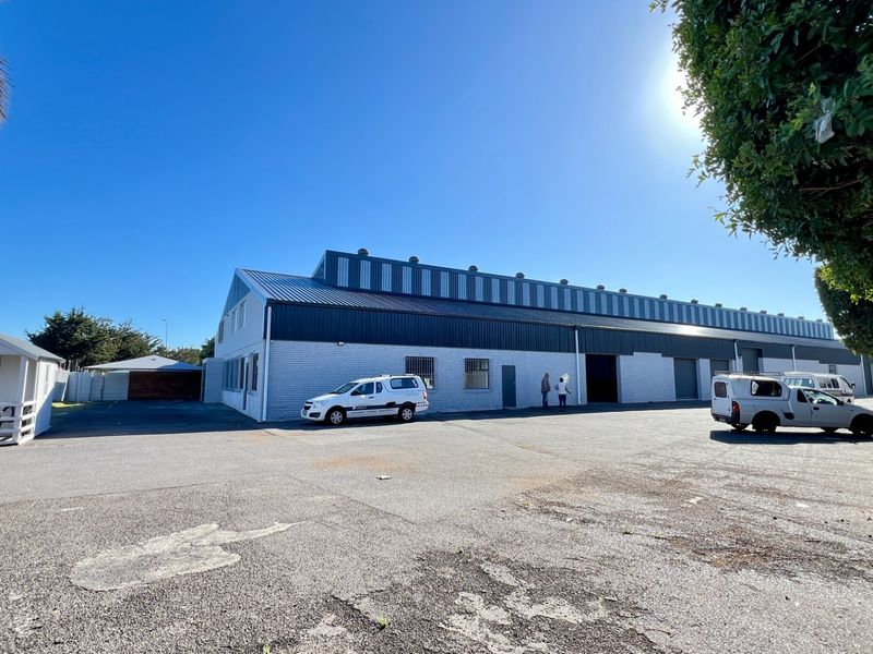 Neat and Secure Warehouse with Yard To Let in Montague Gardens, Cape Town - Photo 1