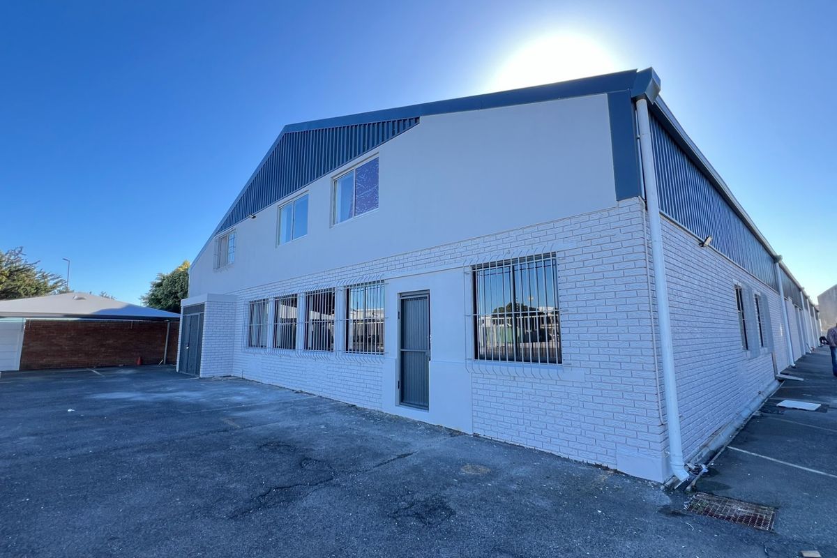 Neat and Secure Warehouse with Yard To Let in Montague Gardens, Cape Town - Photo 2