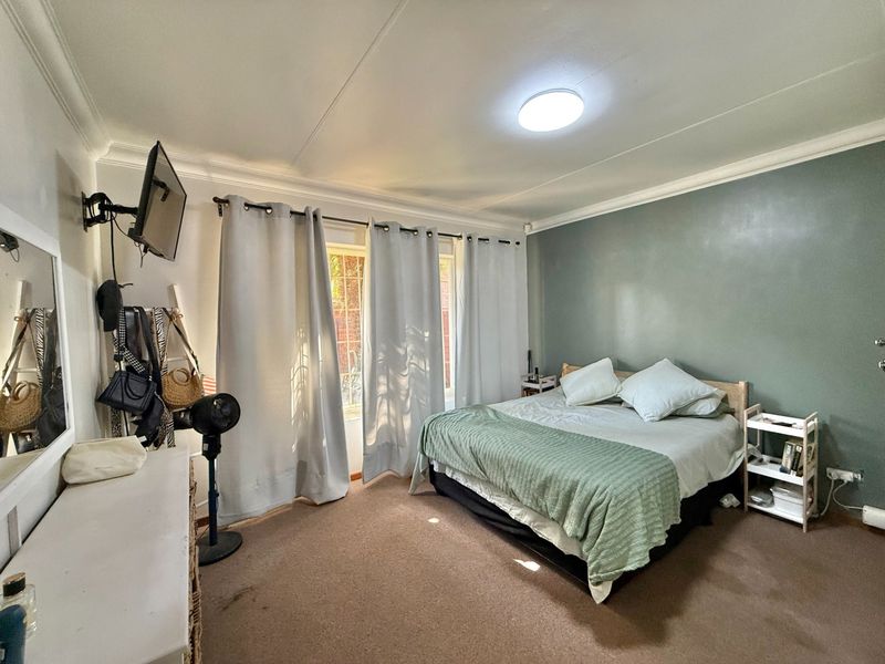 2 BEDROOM TOWNHOUSE For Sale in Elarduspark, Pre - Photo 9