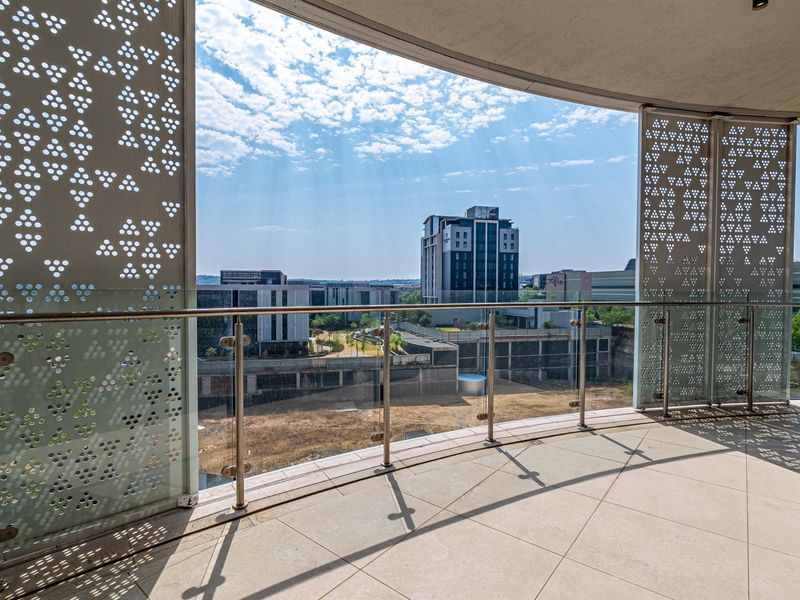 Luxury 2 Bed, 2 Bath Apartment For Rent in Waterfall, Midrand - Photo 10