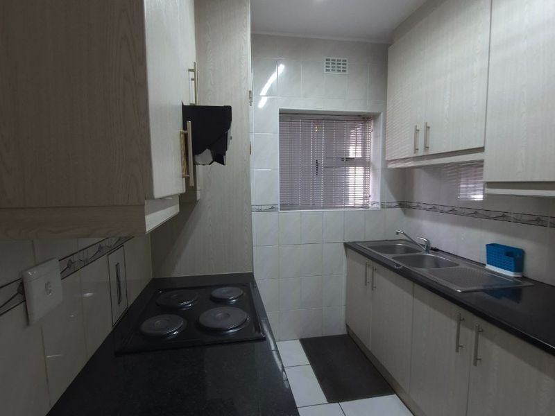 Apartment to rent in Rosebank, Cape Town - Photo 6