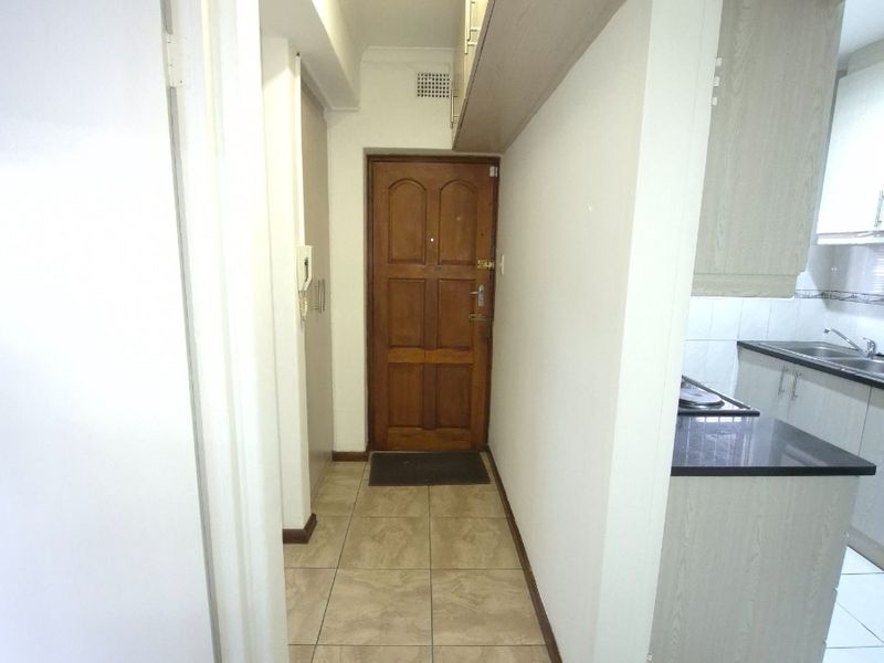 Apartment to rent in Rosebank, Cape Town - Photo 7