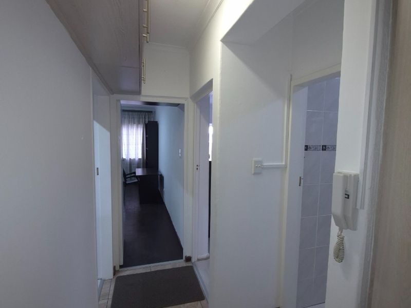 Apartment to rent in Rosebank, Cape Town - Photo 8