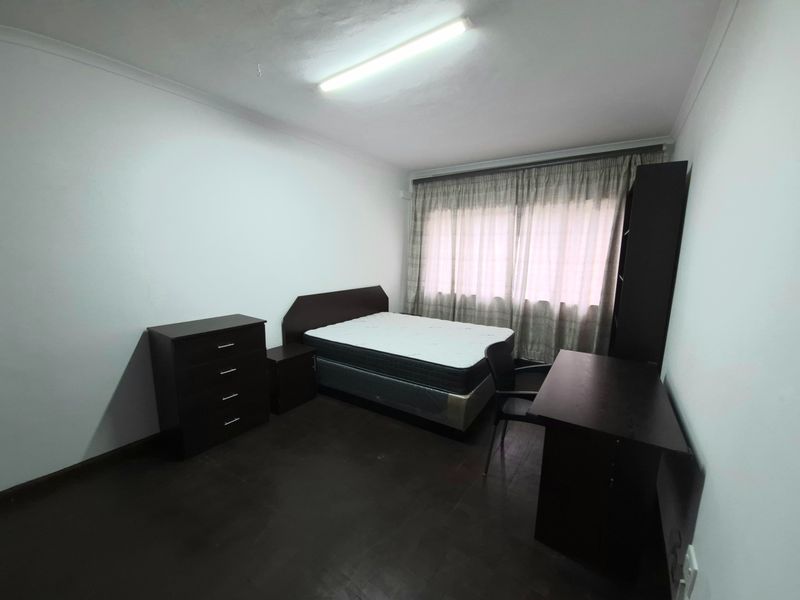 Apartment to rent in Rosebank, Cape Town - Photo 3
