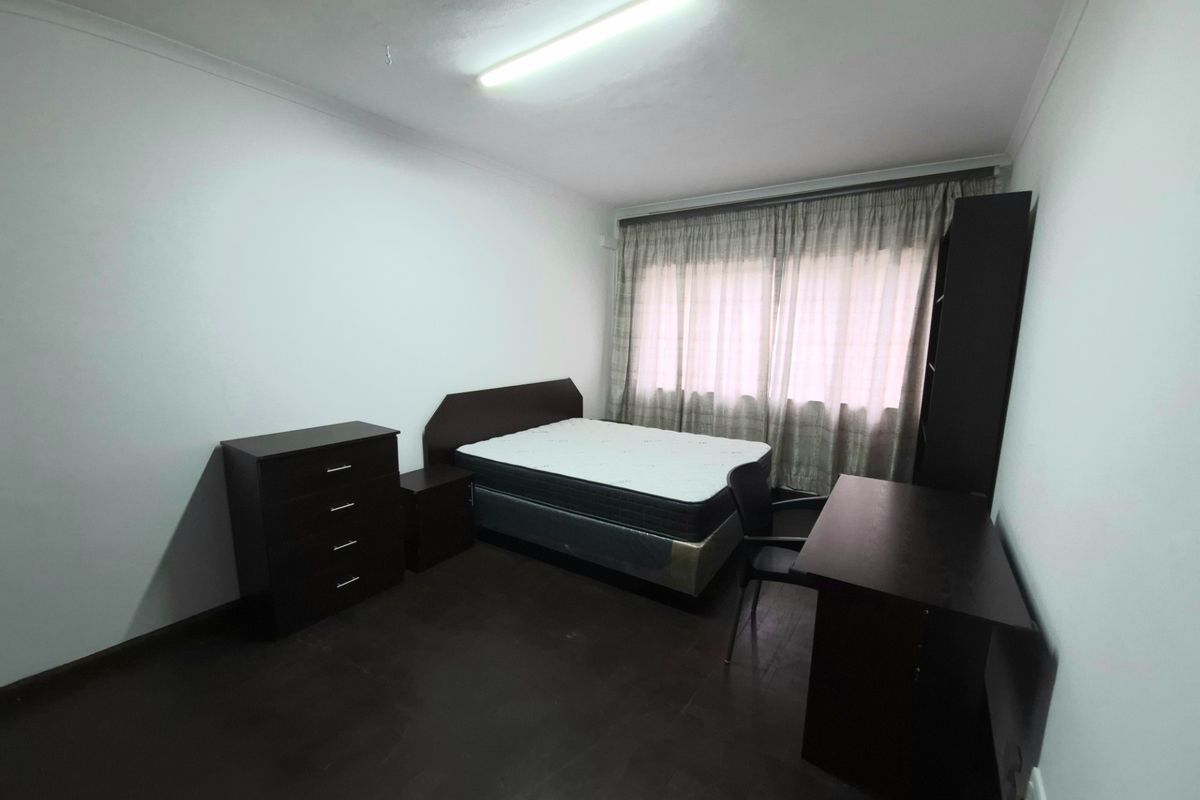 Apartment to rent in Rosebank, Cape Town - Photo 3