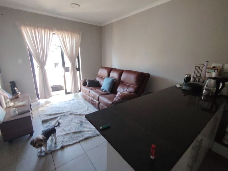 Beautiful Ground Floor Apartment Available To Rent - Photo 8
