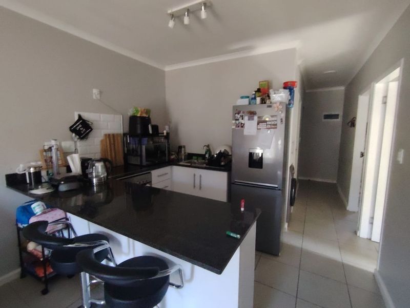 Beautiful Ground Floor Apartment Available To Rent - Photo 3