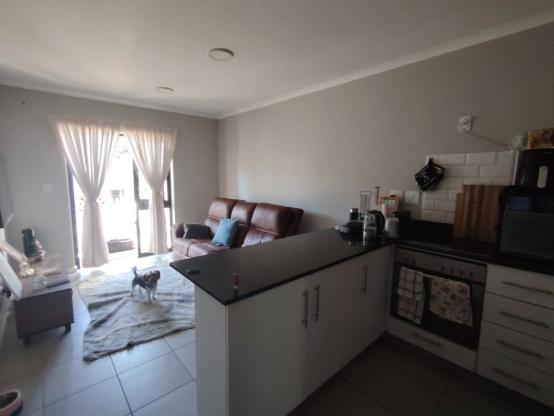 Beautiful Ground Floor Apartment Available To Rent - Photo 2