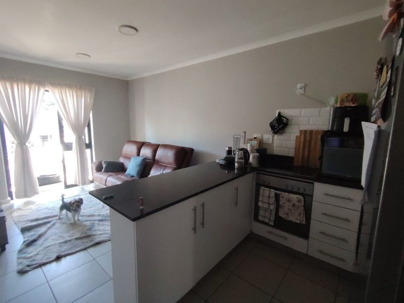 Beautiful Ground Floor Apartment Available To Rent - Photo 5