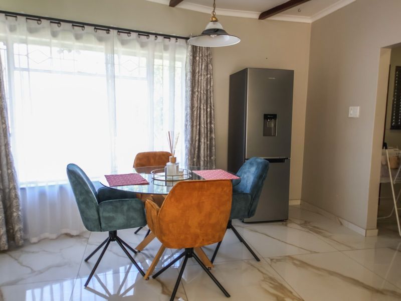 4 Bedroom House For Sale in Parkmore, Sandton - Photo 10