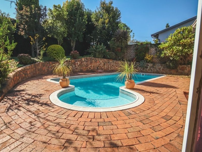 4 Bedroom House For Sale in Parkmore, Sandton - Photo 2