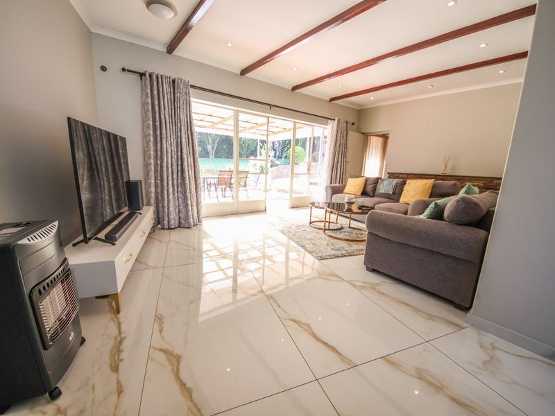 4 Bedroom House For Sale in Parkmore, Sandton - Photo 5