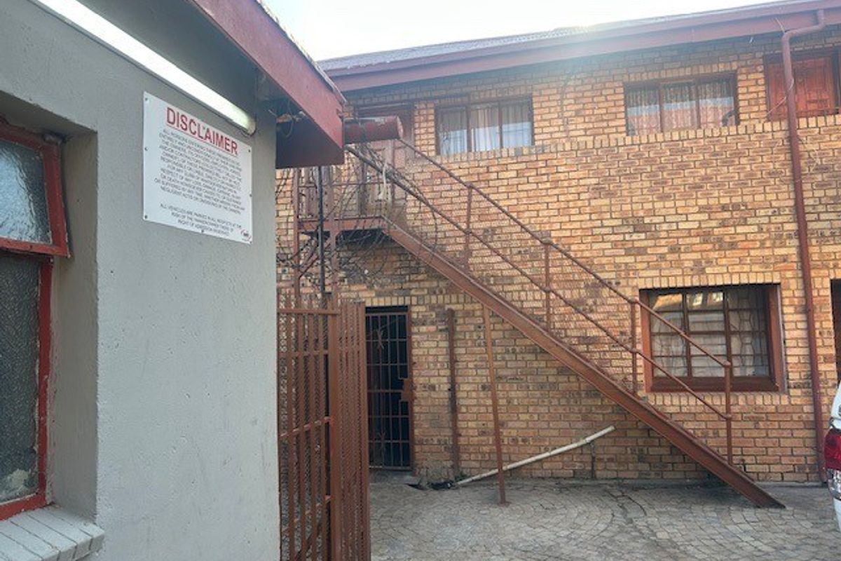 Apartments and Business For Sale in Newclare, Johannesburg - Photo 3
