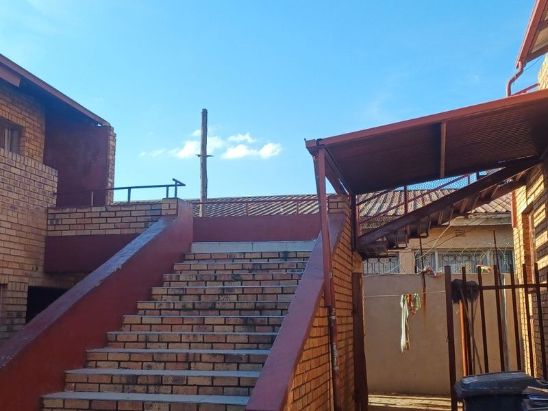 Apartments and Business For Sale in Newclare, Johannesburg - Photo 2