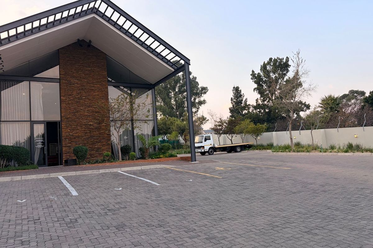 Apartment To Rent in Carlswald, Midrand - Photo 2