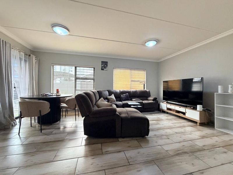 Apartment To Rent in Carlswald, Midrand - Photo 6