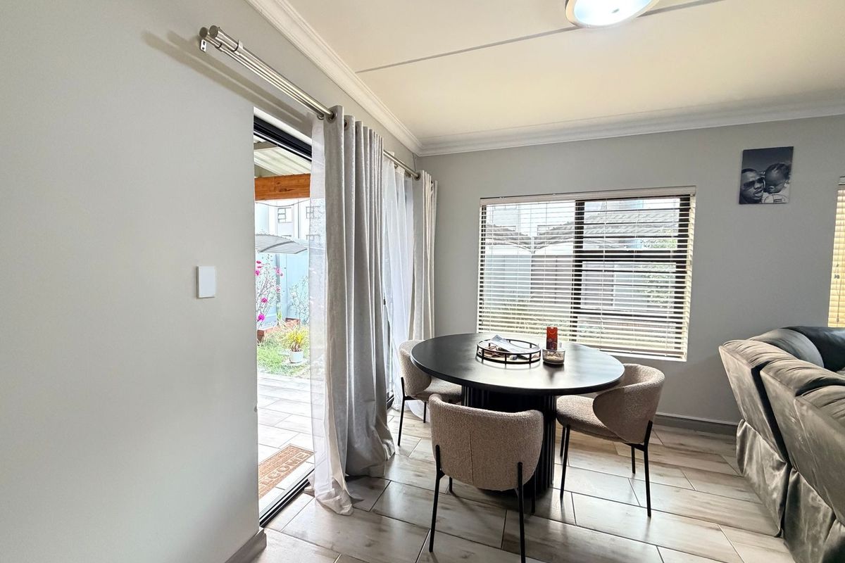 Apartment To Rent in Carlswald, Midrand - Photo 5