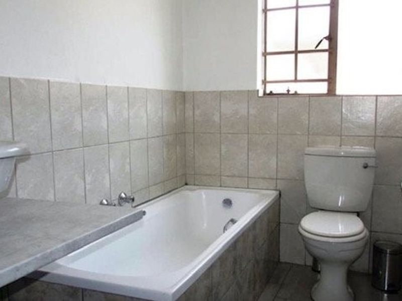 Apartment For Sale in Sylviavale, Vanderbijlpark - Photo 6