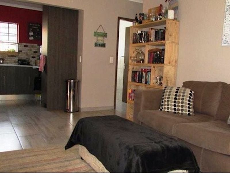 Apartment For Sale in Sylviavale, Vanderbijlpark - Photo 3