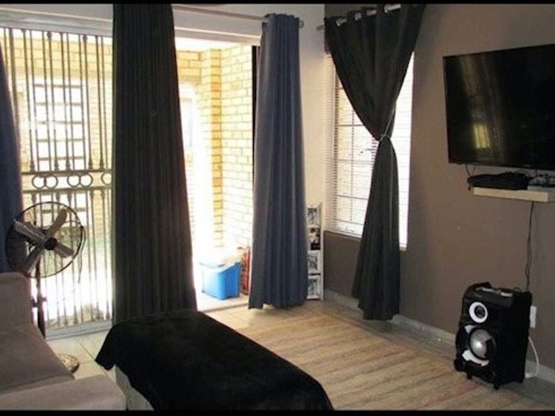 Apartment For Sale in Sylviavale, Vanderbijlpark - Photo 5