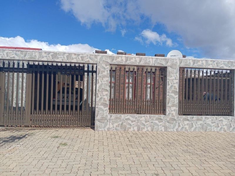 House For Sale in Meadowlands, Soweto - Photo 7