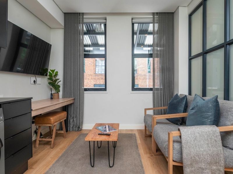 Modern 1 Bed Apartment For Sale in Cape Town City Centre, Cape Town - Photo 9