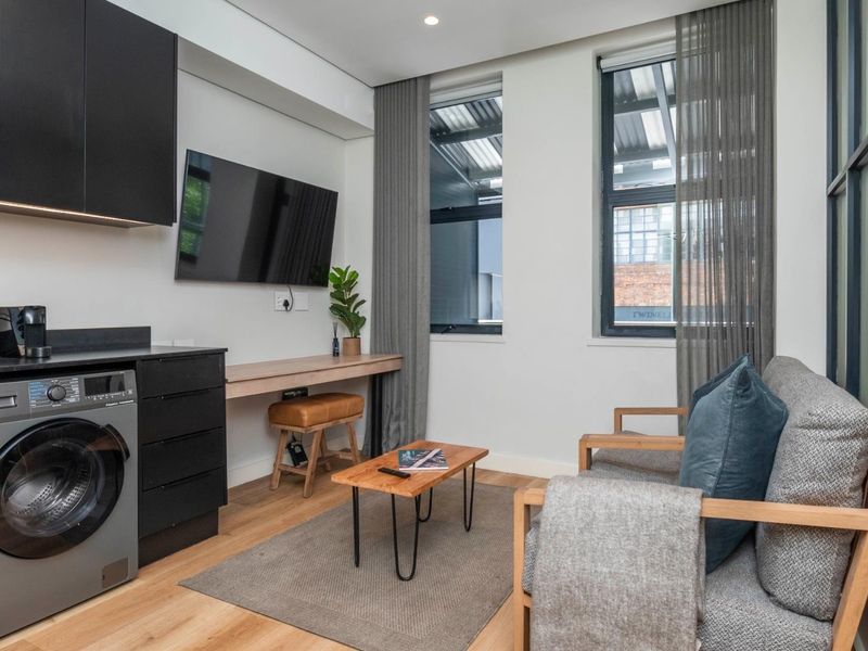 Modern 1 Bed Apartment For Sale in Cape Town City Centre, Cape Town - Photo 8