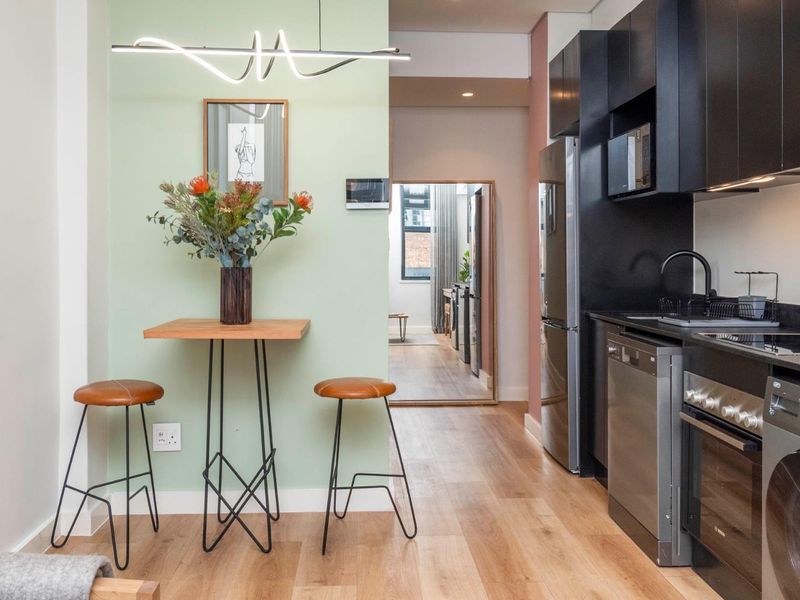 Modern 1 Bed Apartment For Sale in Cape Town City Centre, Cape Town - Photo 5