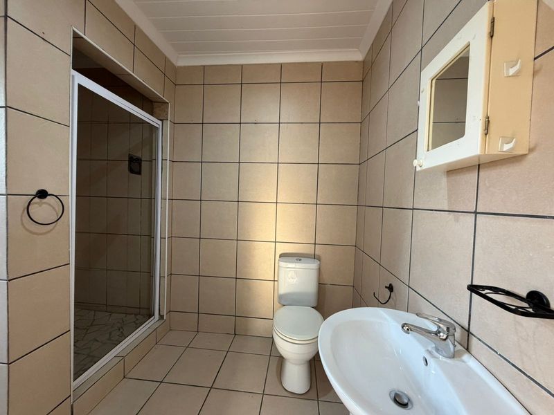 Move-In Ready 1-Bedroom Cottage in Greymont, Johannesburg - Photo 7