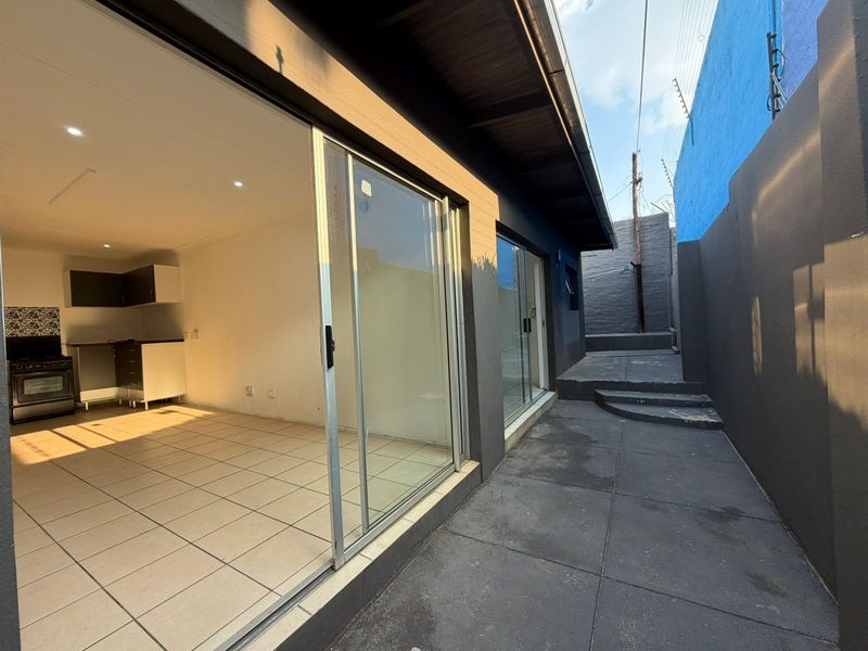 Move-In Ready 1-Bedroom Cottage in Greymont, Johannesburg - Photo 3
