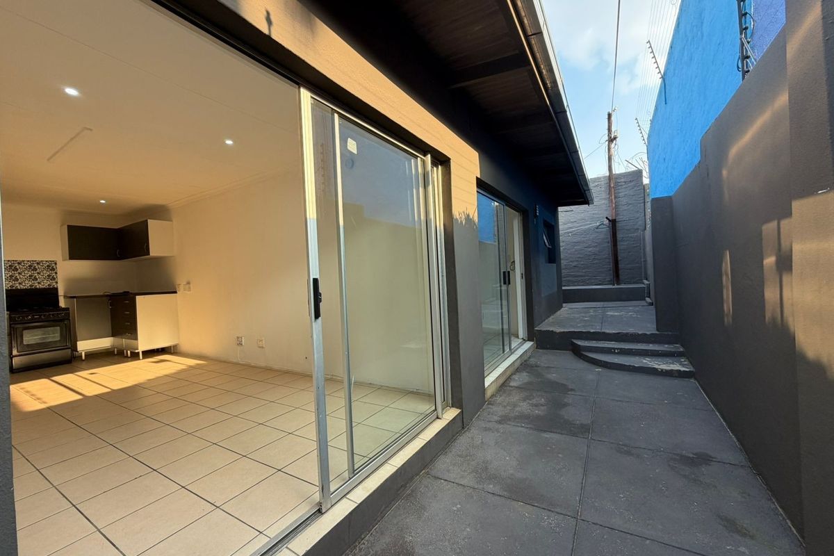 Move-In Ready 1-Bedroom Cottage in Greymont, Johannesburg - Photo 3