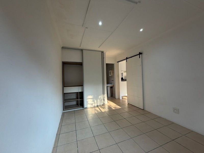 Move-In Ready 1-Bedroom Cottage in Greymont, Johannesburg - Photo 9