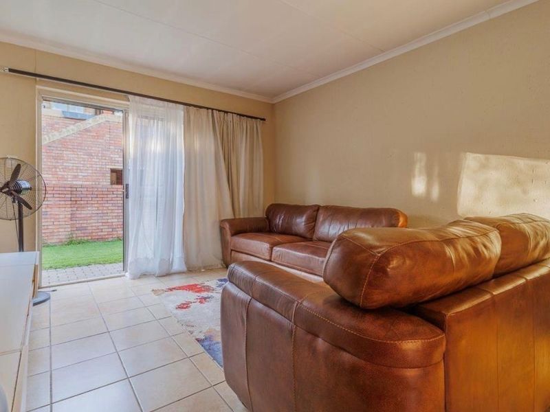 3Bedroom House For Sale in Heuwelsig Estate, Centurion - Photo 9