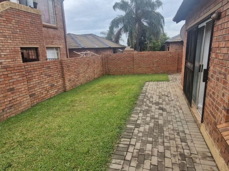 3Bedroom House For Sale in Heuwelsig Estate, Centurion - Photo 4