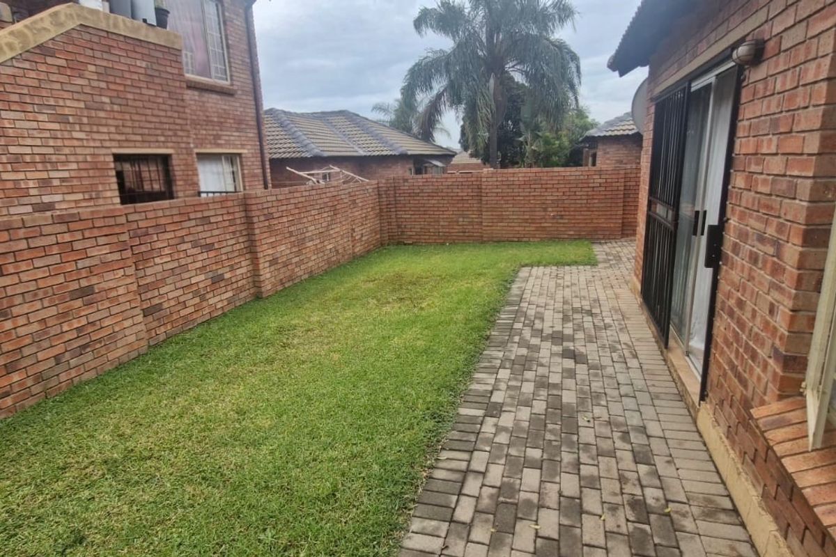3Bedroom House For Sale in Heuwelsig Estate, Centurion - Photo 4