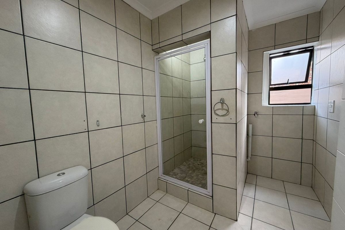 Private Lock-Up-and-Go Cottage | Immediate Occupation - Photo 5