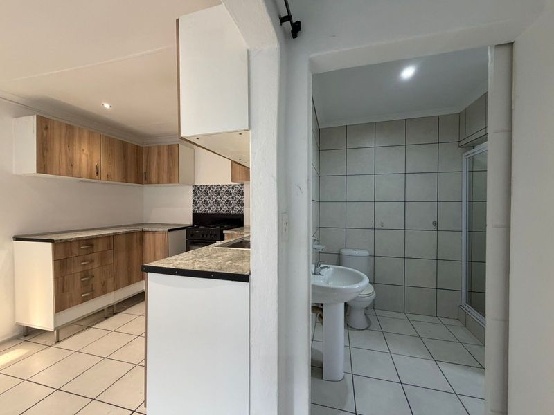Private Lock-Up-and-Go Cottage | Immediate Occupation - Photo 3