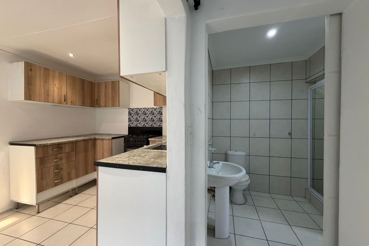 Private Lock-Up-and-Go Cottage | Immediate Occupation - Photo 3