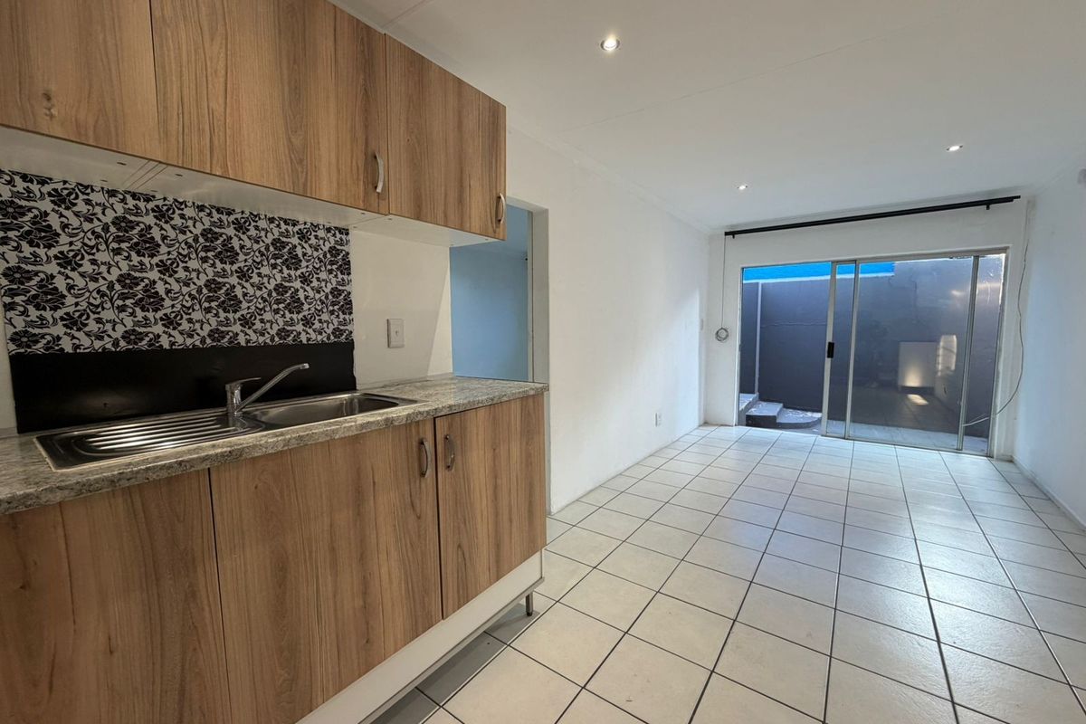 Private Lock-Up-and-Go Cottage | Immediate Occupation - Photo 4