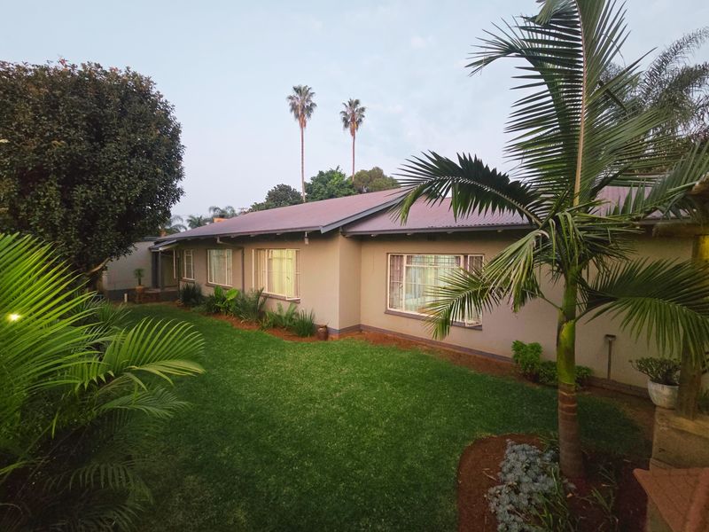 House For Sale in Sinoville, Pretoria - Photo 2