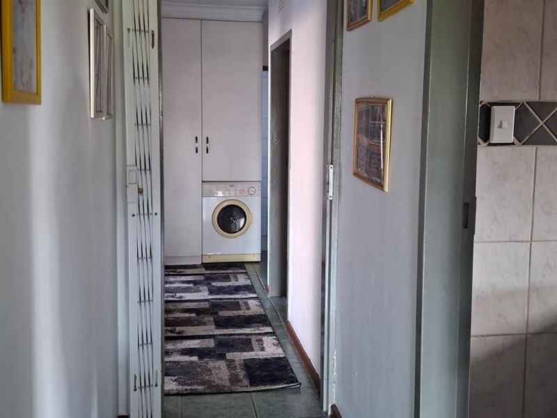 Spacious Family Home with Private 1-Bedroom Flatlet in Van Dyk Park, Boksburg - Photo 9
